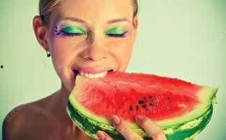 吃瓜后起溃疡,揭秘夏日常见病症的成因与防护