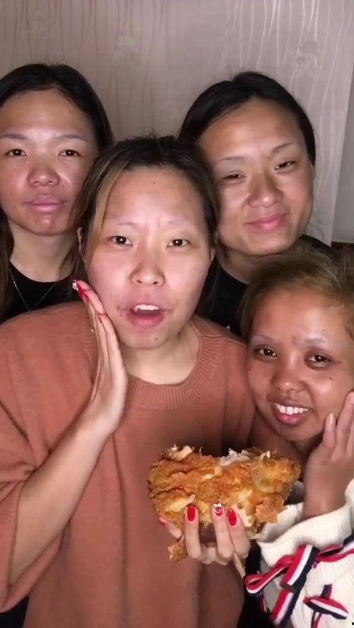 村姑吃瓜图片,夏日田园生活画卷