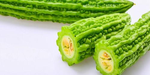 抹脖子吃瓜,揭秘网络热词背后的文化现象